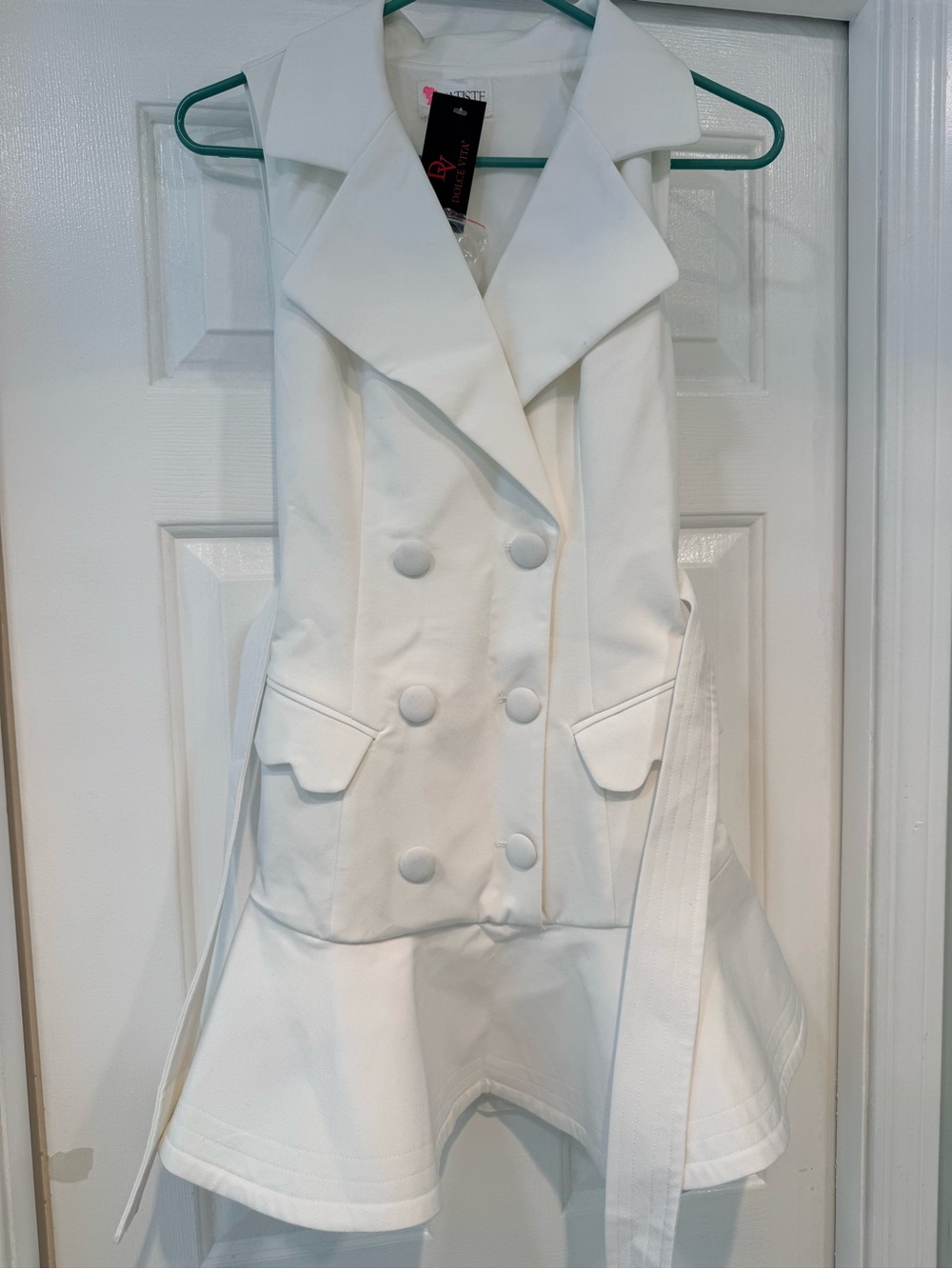 Sleeveless Double-Breasted White Trench Dress